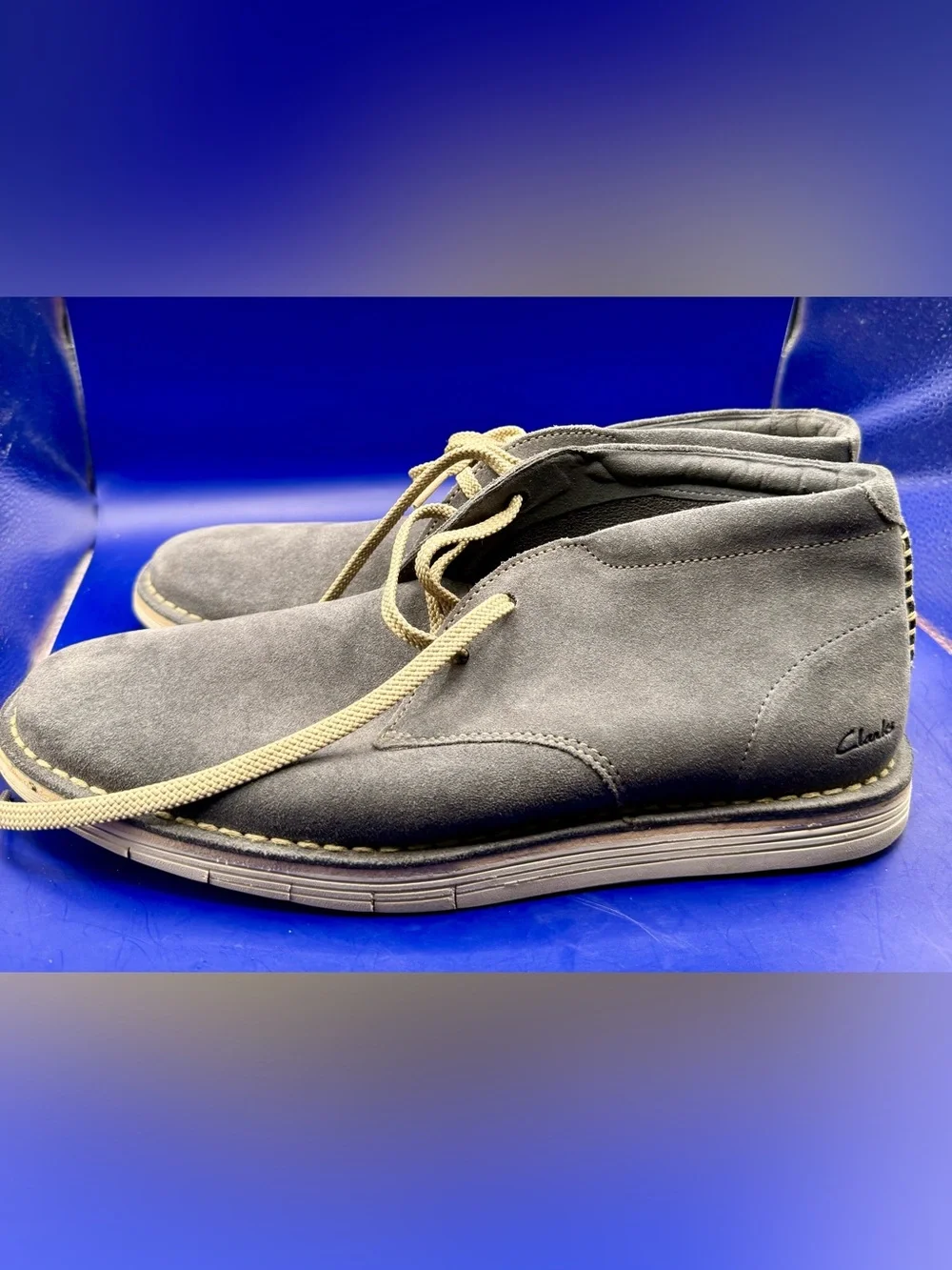 Clarks Collection Mens Chukka Boot Gray Suede Ultimate Comfort 8.5M US